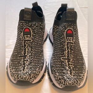 Champion men’s reflex mingle knit low top sneakers.